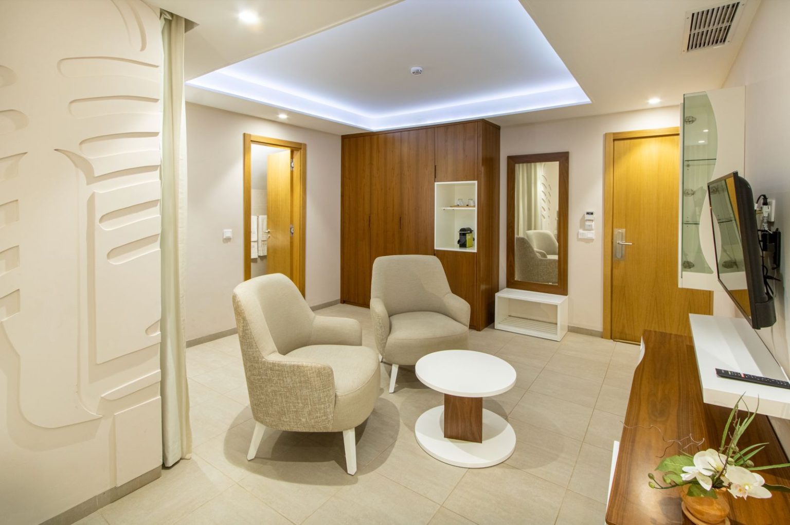 WhatsApp Image 2025-04-24 at 10.37.19 (4)