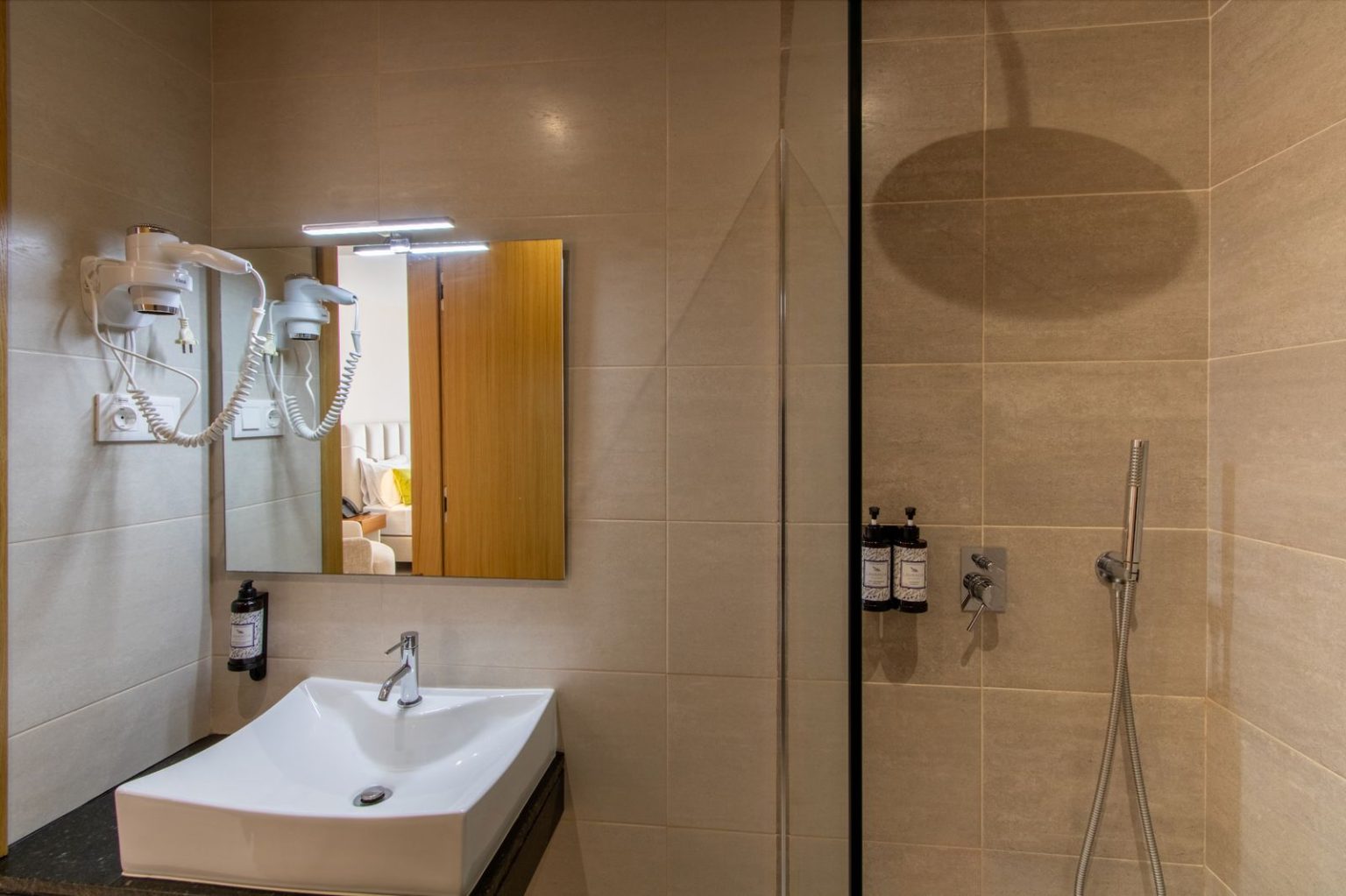 WhatsApp Image 2025-04-24 at 10.37.21